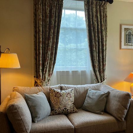 Plas Yn Yale With Mountain Views From All Windows Рексем Екстер'єр фото